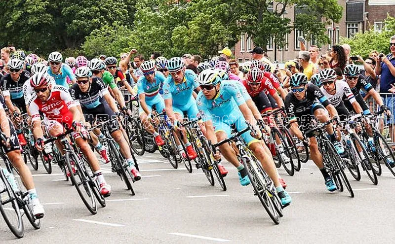 冰火之巅：世界顶级冰雪运动中的国际重大赛事精彩瞬间